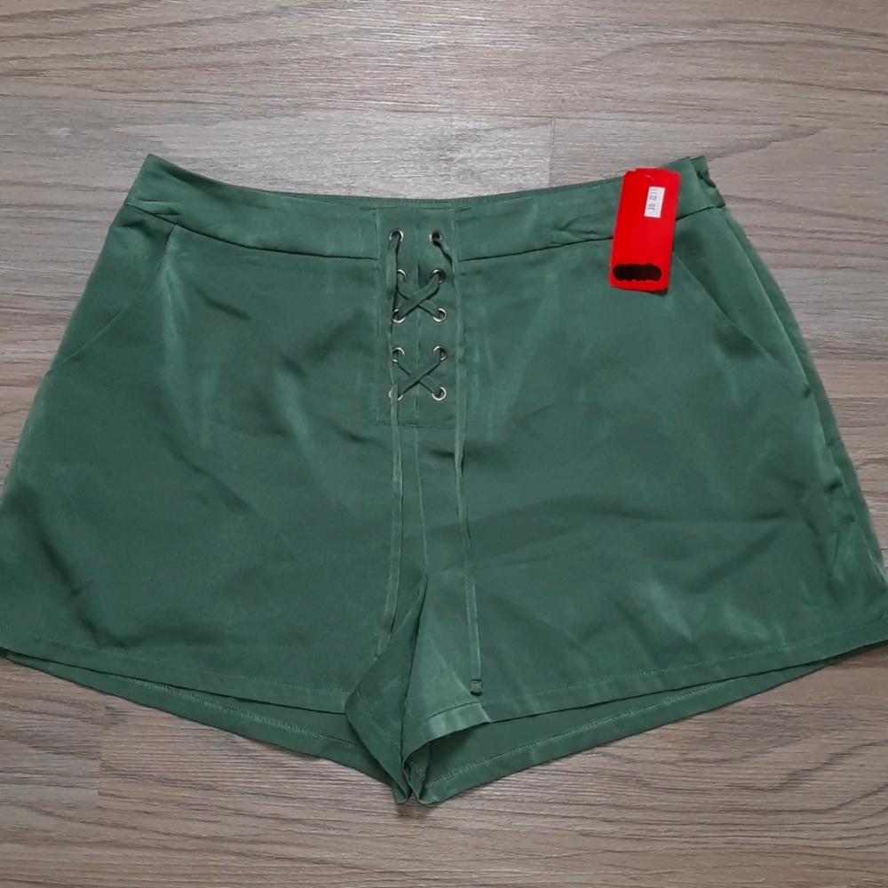 Forever 21 shorts size large